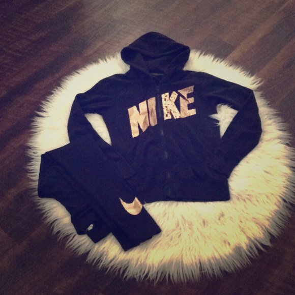 ✖️NIKE OUTFIT WITH ROSE GOLD FONT✖️